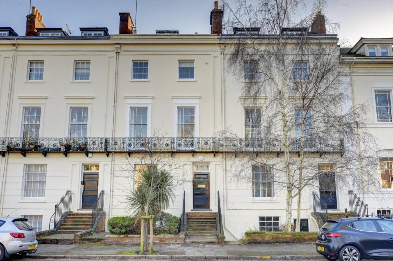 Regency Nest By Spa Town Property - Stylish 3 Bedroom Apartment On 2 Floors, Central Leamington Spa Zewnętrze zdjęcie