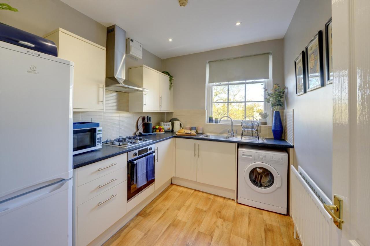 Regency Nest By Spa Town Property - Stylish 3 Bedroom Apartment On 2 Floors, Central Leamington Spa Zewnętrze zdjęcie